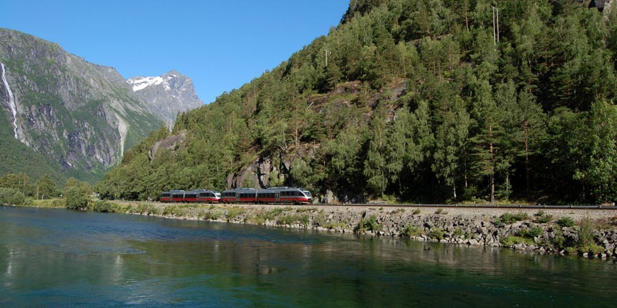 Grand Arctic Circle Explorer rail tour