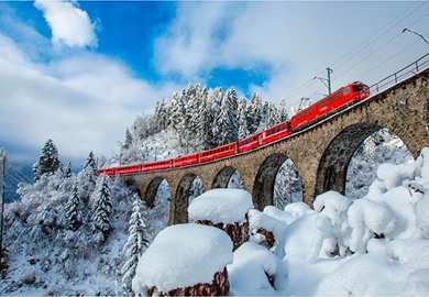 Classic Glacier Express at New Year